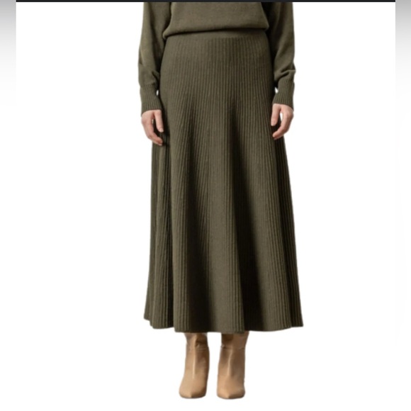 Lilla P Dresses & Skirts - Lilla P Size Small Forest Green Ribbed A-Line Skirt